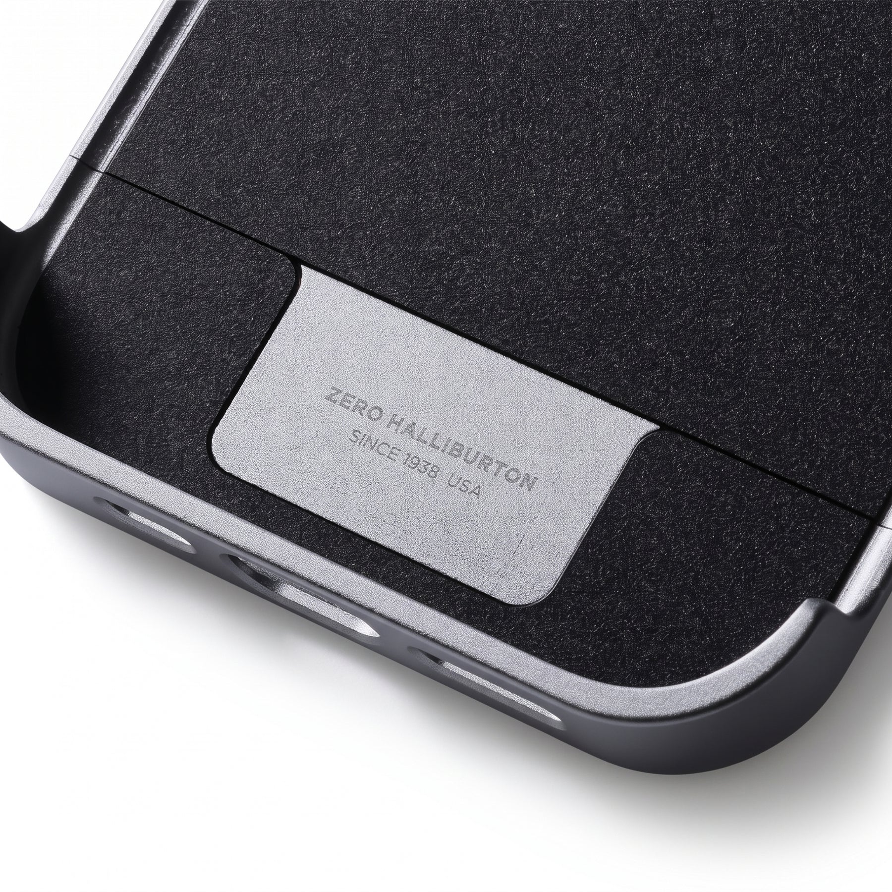 Accessories | Heritage Line Case for iPhone 17 Limited Edition（6.3inch: 2レンズ）81715