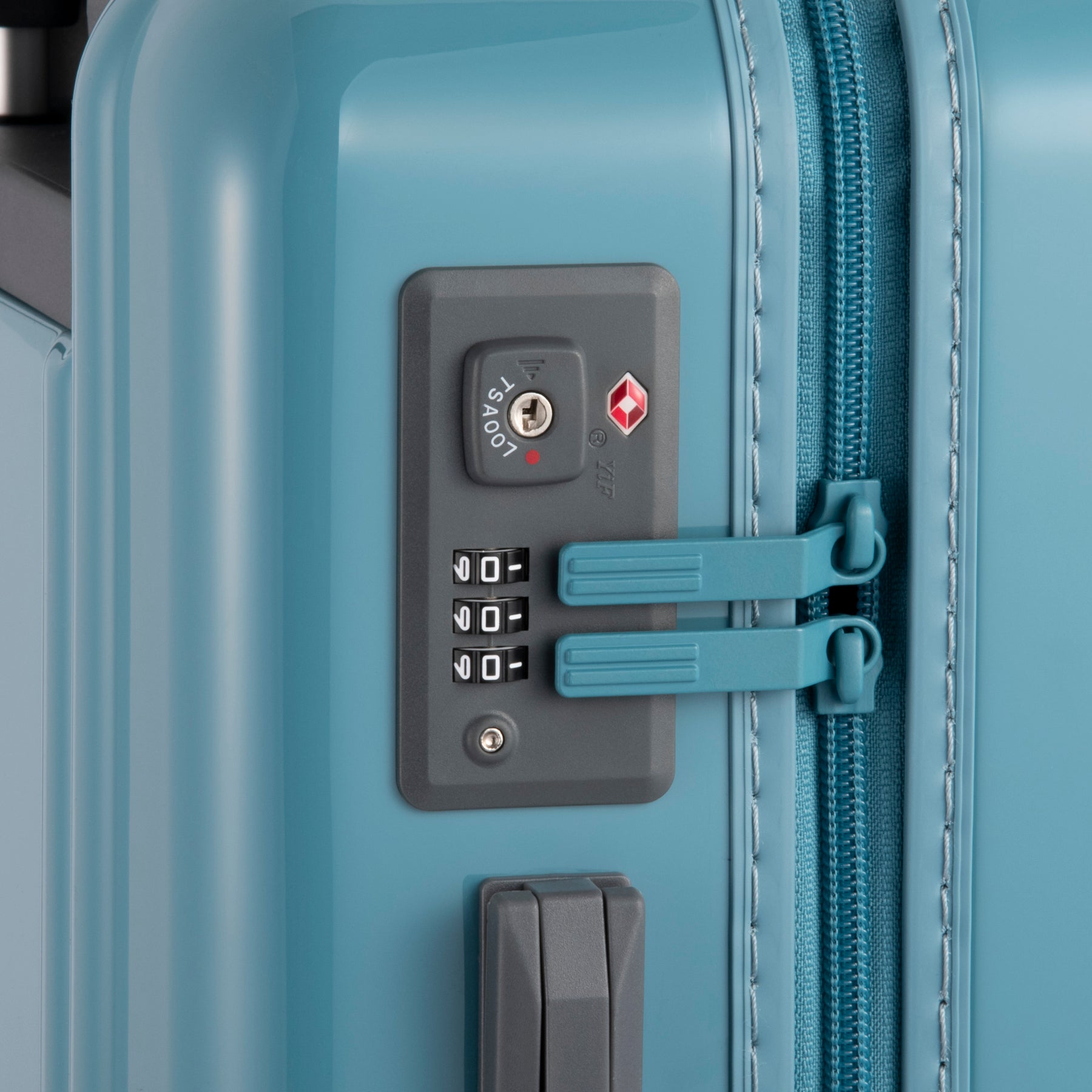 【ZH × 三笘薫】Classic Lightweight 4.0 KM Edition | Carry-On Travel Case 32L 81368