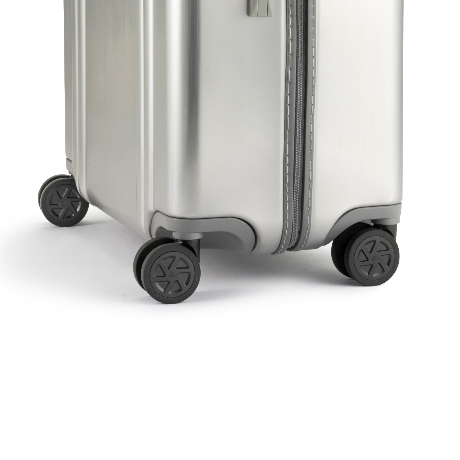 Classic Lightweight 4.0 Metallic |  Check-In-M Travel Case 67L 81375