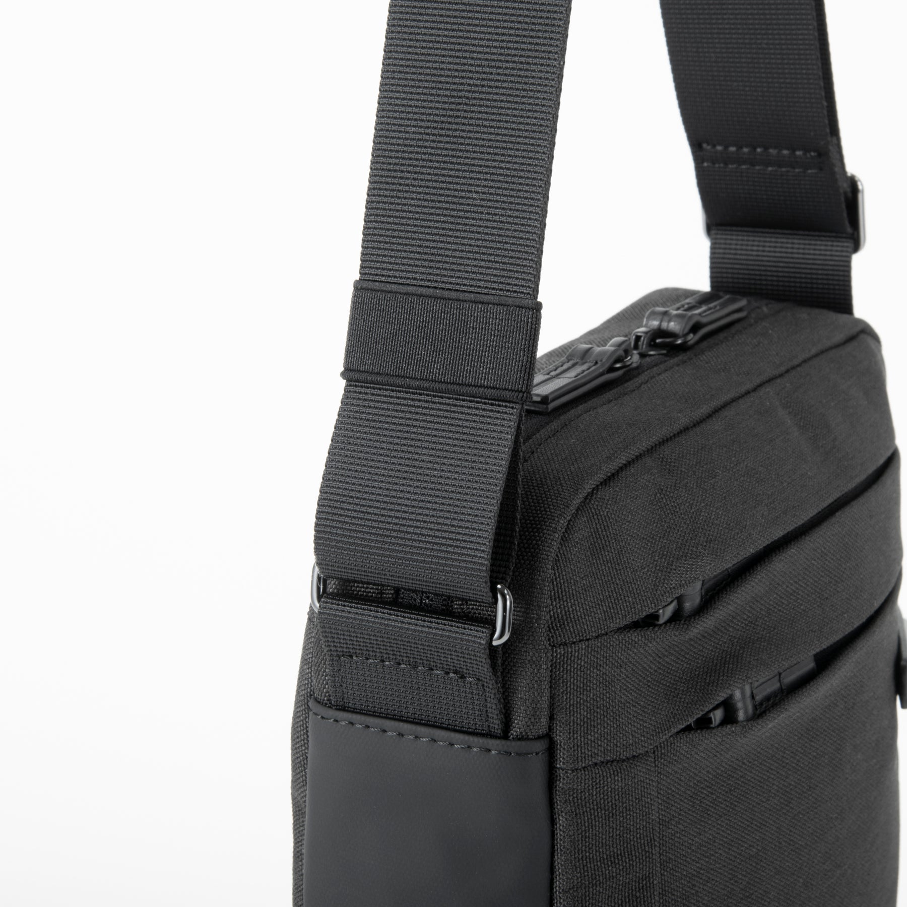 HLC | Small Shoulder Bag  81402