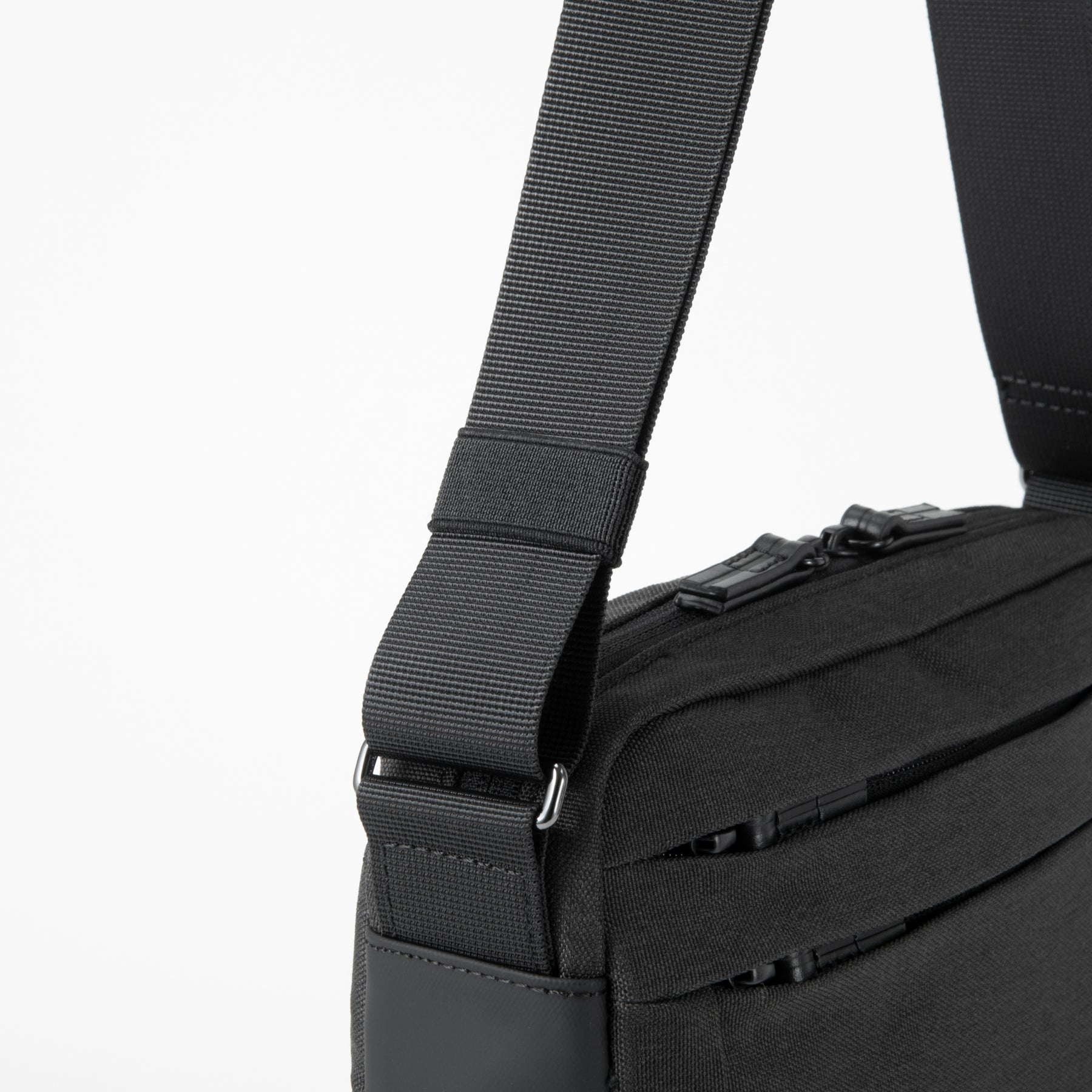 HLC | Horizontal Shoulder Bag  81403
