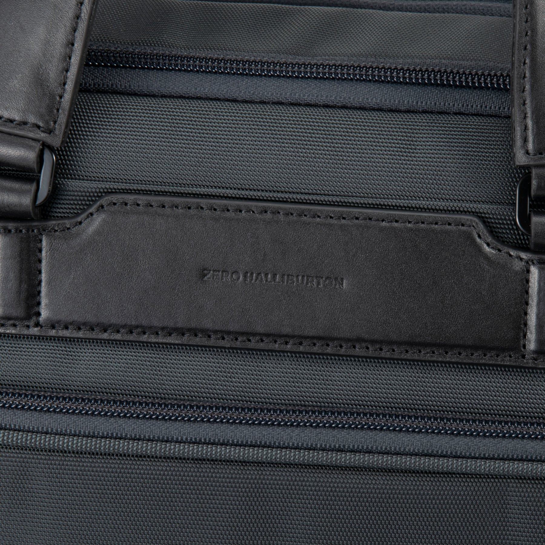 ZEST3 | Expandable Medium Briefcase B4/15.6" PC 81734