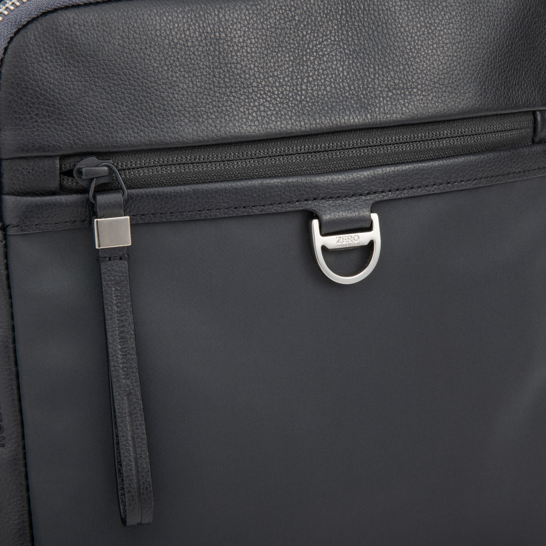 UE Collection | Round-Zip Slim Square Shoulder 81752