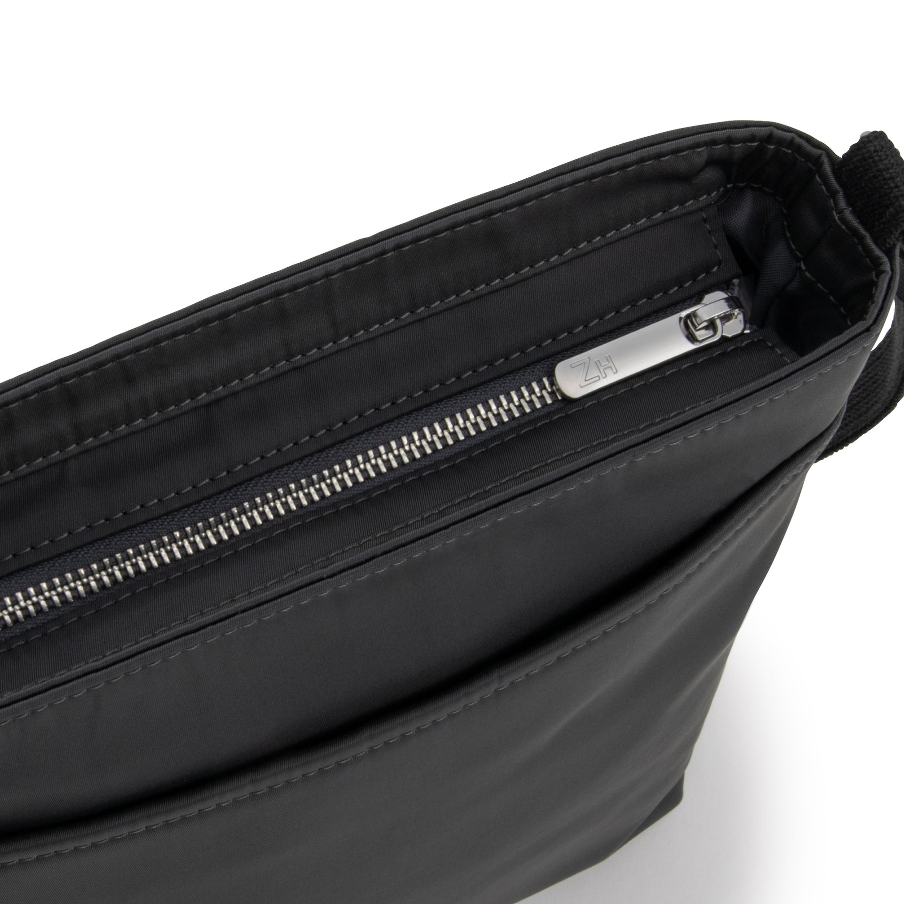 UE Collection | Vertical Square Shoulder B5 81753