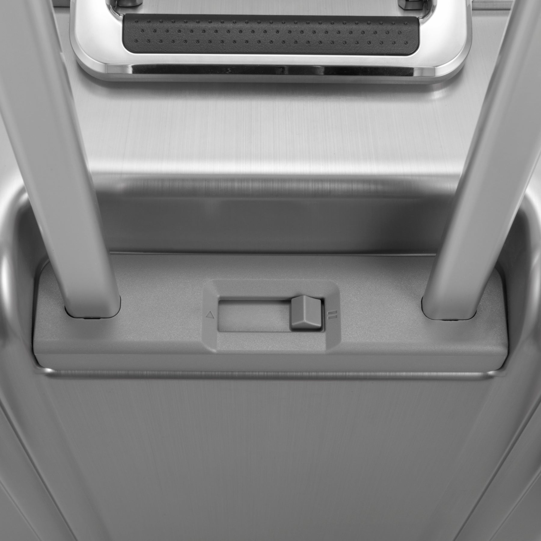 Classic Lightweight 5.0 Metallic | Large Portable Trunk 75L | 81864